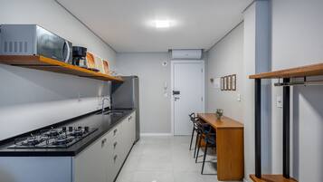 Basic Apartment | Private kitchen | Cookware/dishes/utensils
