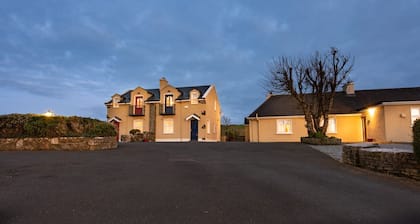 An atlantic view cottages that sleeps 5 guests in 3 bedrooms