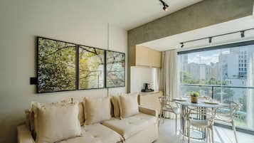 Basic Apartment | Living area