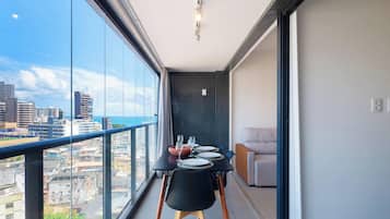 Basic Apartment | Dining