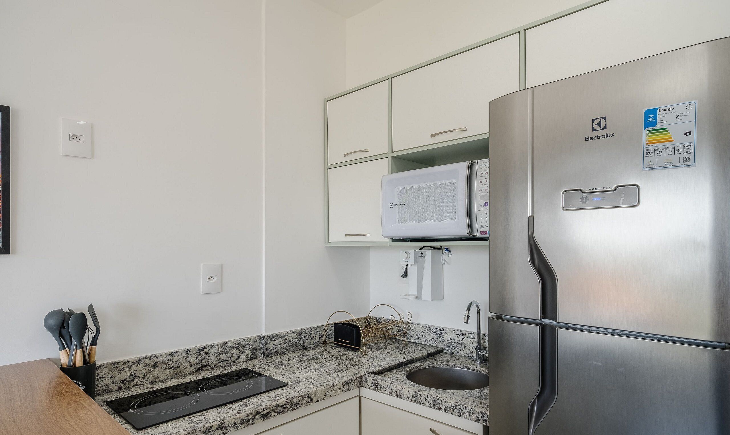 Apartment | Eigene Küche | Kochgeschirr/Geschirr/Besteck