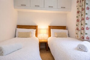 3 bedrooms, iron/ironing board, free WiFi, bed sheets