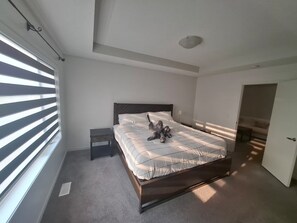4 quartos, ferros/tábuas de passar roupa, Wi-Fi, roupa de cama
