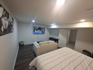 4 slaapkamers, een strijkplank/strijkijzer, wifi, beddengoed