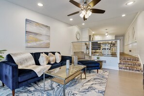 Smart TV - Luxe 3 BR Townhome near Trolly Square Wilmington (Wilmington)