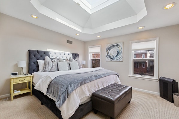 3 Schlafzimmer, Schreibtisch, Bügeleisen/Bügelbrett, kostenloses WLAN