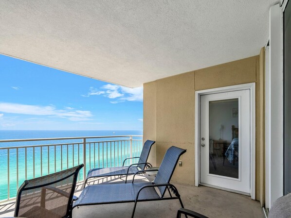 Condo, várias camas (Emerald Beach 2336) | Terraço/pátio