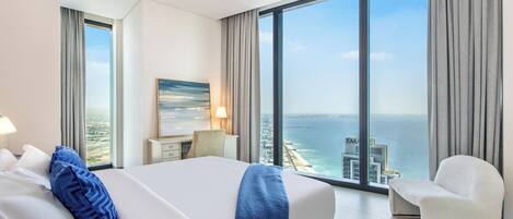 Tabla de planchar con plancha, wifi gratis y ropa de cama