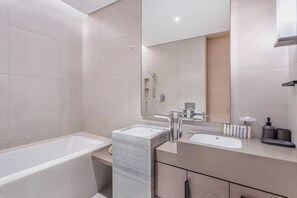 Hårtork och handdukar