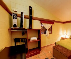 Standard Cabin, 1 Bedroom, Garden View | Free WiFi, bed sheets - Parque Girasoles Balneario & Cabañas (Purísima del Rincón)
