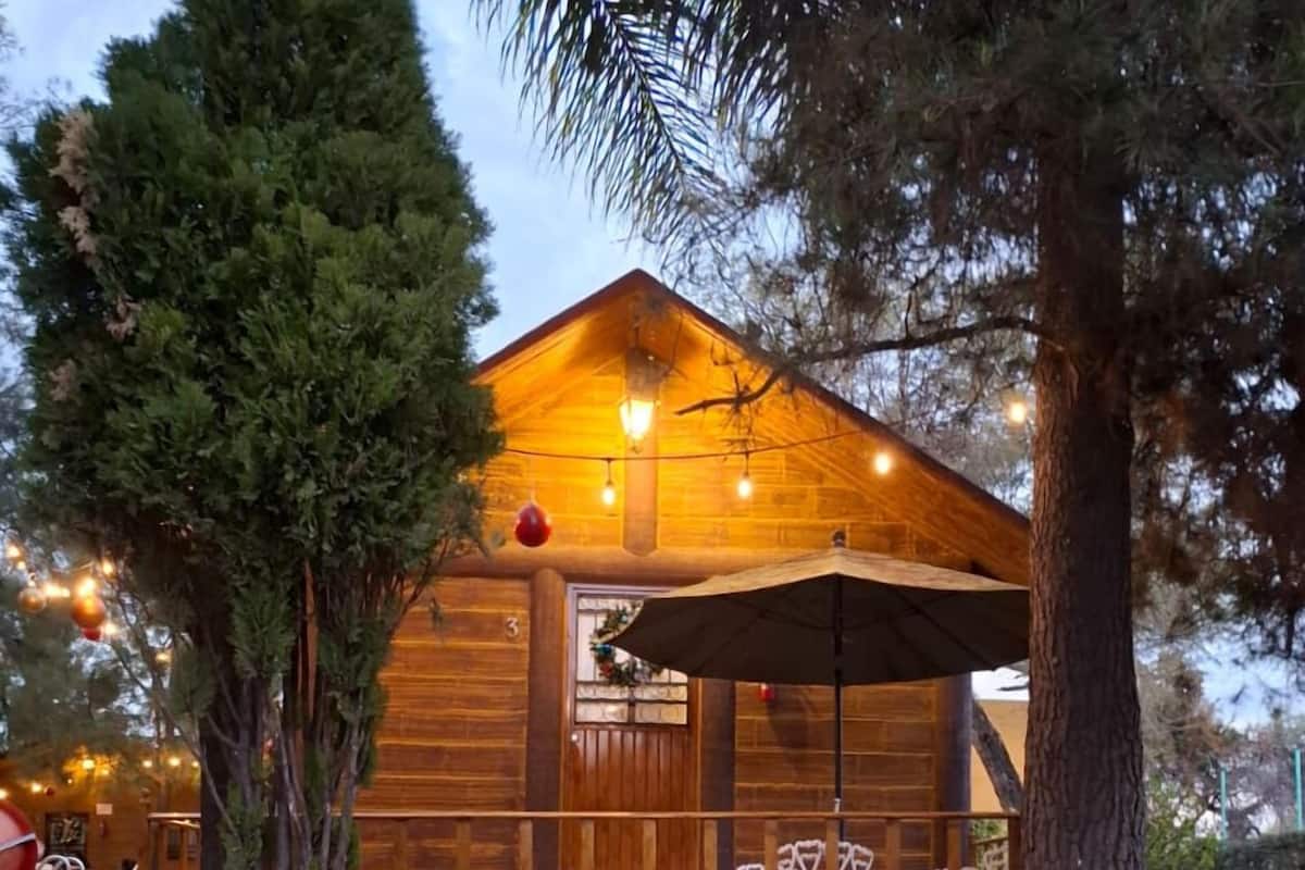 Comfort Cabin, Pool View | WiFi (free), bed sheets
