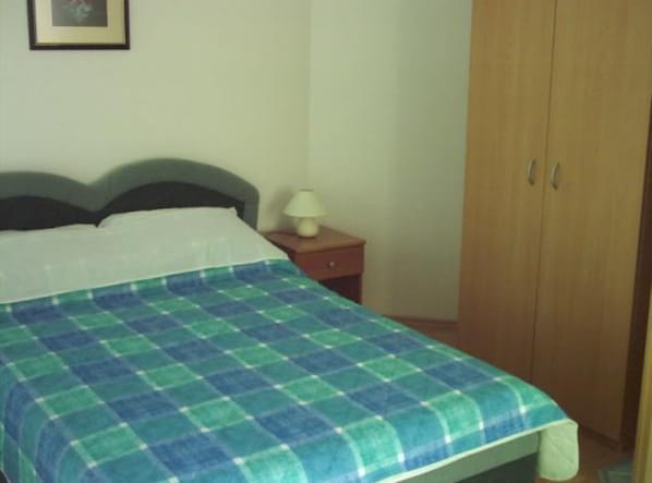 1 chambre, accès Internet, draps fournis