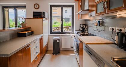 Parkside Haven w/4 Bedrooms&free parking