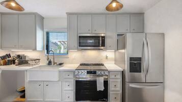 Micro-ondas, fogão, cooktop