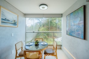 Basic Apartment | Tempat makan