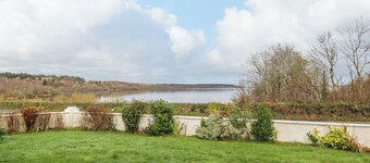 DONROSS COTTAGE, family friendly in Pontoon, County Mayo