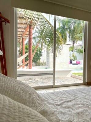 2 habitaciones, tabla de planchar con plancha, wifi y ropa de cama 