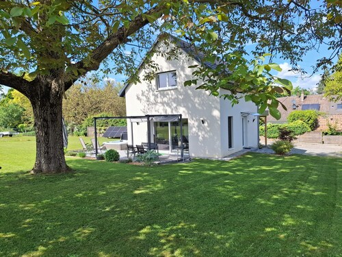 Entire house between countryside and town with Spa