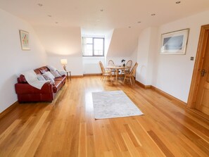 Living area - DOONALTON HOUSE, family friendly in Dromore West, County Sligo (County Sligo)