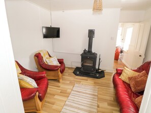 Living area - MARY'S COTTAGE, family friendly in Riverstown, County Sligo (Riverstown)