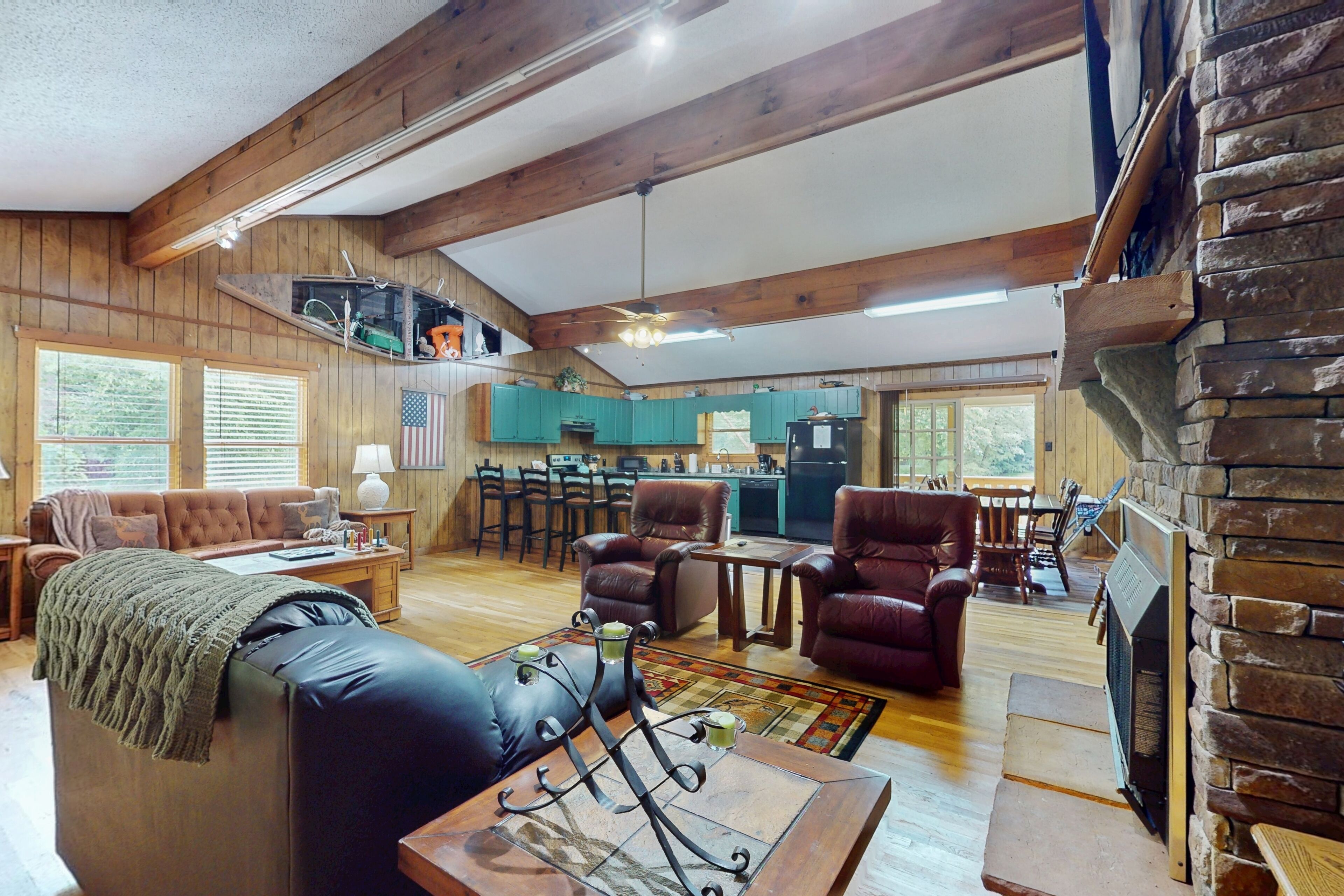 Téléviseur, foyer, lecteur de DVD