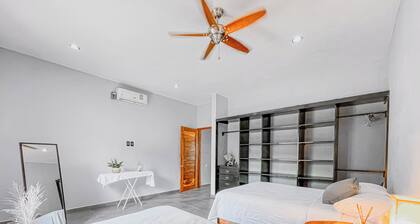 Charming 4-bedroom villa with WiFi and AC in fabulous Puerto Escondido