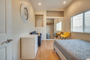 1 chambre, fer et planche à repasser, accès Internet, draps fournis