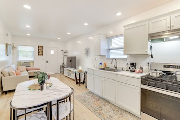 Niagara Falls Vacation Rental | 2BR | 1.5BA | 7 Steps to Enter | 640 Sq Ft