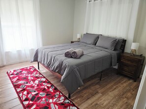 3 bedrooms, free WiFi, bed sheets, wheelchair access - 
Naples Family paradise with heated Pool and pool table 

"Fun for Everyone (Naples)