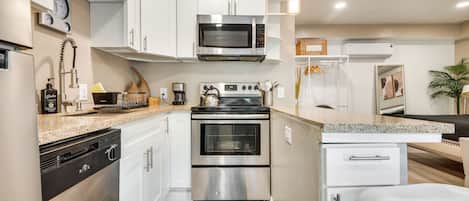 Fridge, microwave, stovetop, dishwasher