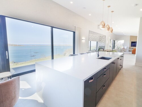 ATLANTIC SEA BREEZE, pet friendly in Gortahork, County Donegal