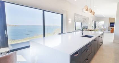 ATLANTIC SEA BREEZE, pet friendly in Gortahork, County Donegal