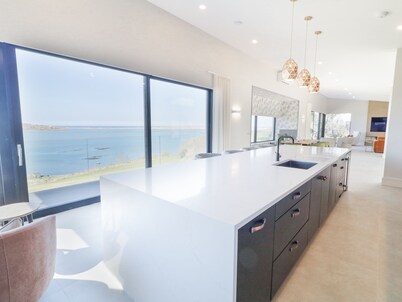 ATLANTIC SEA BREEZE, pet friendly in Gortahork, County Donegal