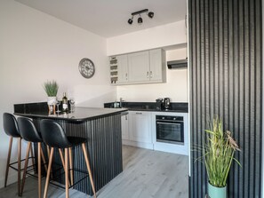 Astianpesukone, keittoastiat/astiat/ruokailuvälineet