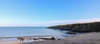 BEACH ROW, family friendly in Fethard-On-Sea, County Wexford