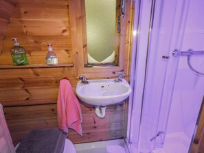Bathroom - RIVER VIEW POD, pet friendly, with open fire in Muff, County Donegal (Muff)