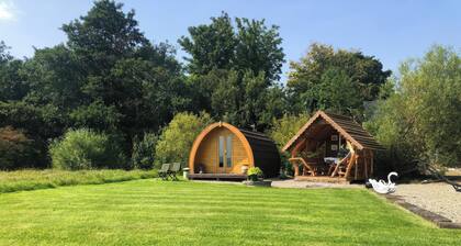 RIVER VIEW POD, pet friendly, with open fire in Muff, County Donegal