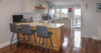 GWEEDORE HOMESTEAD, pet friendly in Derrybeg, County Donegal