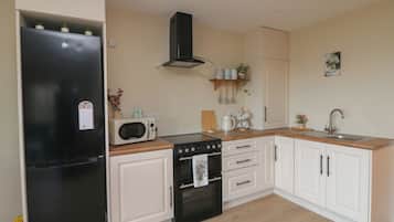 Cookware/dishes/utensils