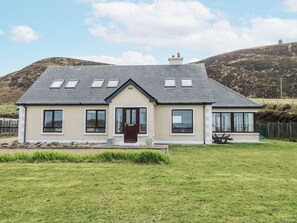 Exterior - BAYVIEW, country holiday cottage in Pulathomas, County Mayo (Belmullet)