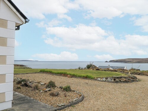 BAYVIEW, country holiday cottage in Pulathomas, County Mayo