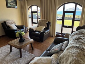 Living area - BARR NA HAILLE, family friendly in Dingle, County Kerry (Ballyickeen)