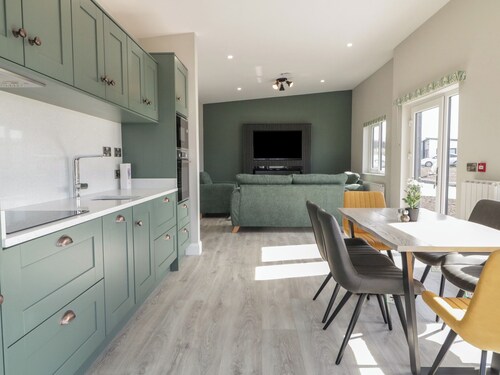 NUMBER 2 VILLA - THE VIEW, with a garden in Derrybeg, County Donegal