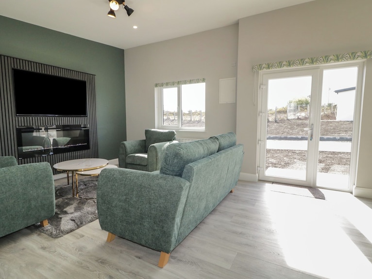 Number 2 Villa - The View, With A Garden In Derrybeg, County Donegal - Irlande
