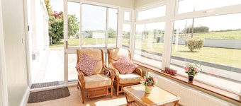 DROMCLOUGH FARMHOUSE, family friendly in Listowel, County Kerry