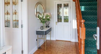 TEACH ARDS, pet friendly, with a garden in Kilgarvan, County Kerry