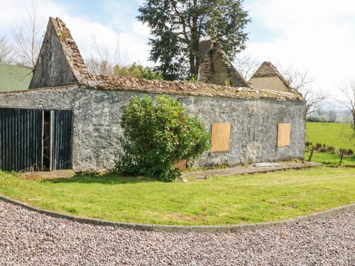 TEACH ARDS, pet friendly, with a garden in Kilgarvan, County Kerry