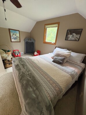 4 habitaciones, tabla de planchar con plancha y cuna de viaje 