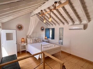 2 Schlafzimmer, BĂŒgeleisen/BĂŒgelbrett, Internetzugang, BettwĂ€sche