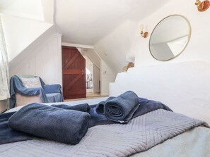 Internet - ROSE COTTAGE, pet friendly, with open fire in Killaloe, County Clare (SCARRIFF)